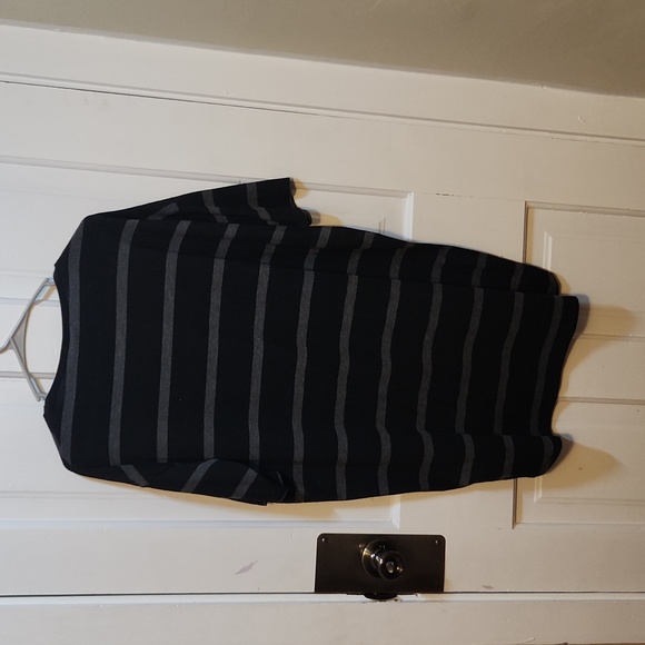 LulaRoe Black Irma Top - Picture 3 of 3